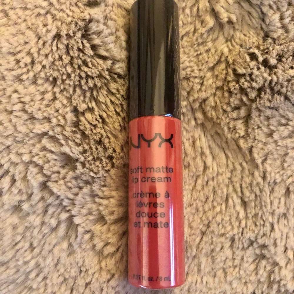 New unopened NYX soft matte lipcream a dark mauve